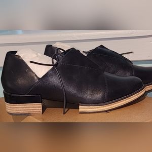 NWT Kelsi Dagger navy blue loafers